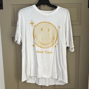 Oversized Aerie T-Shirt with Gold Smiley Face Size L